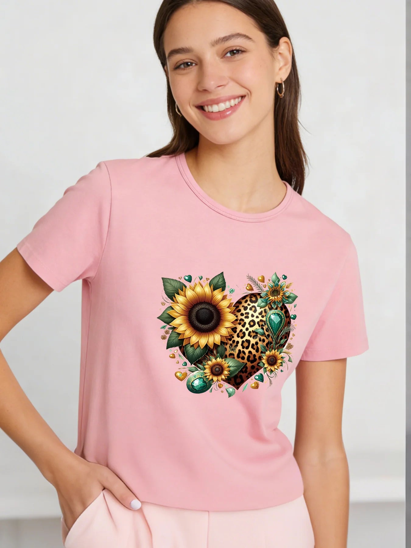 Leopard Heart Sunflower T Shirt Women Boho Floral Graphic Tee 2026 Spring Summer Round Neck Short Sleeve Tops